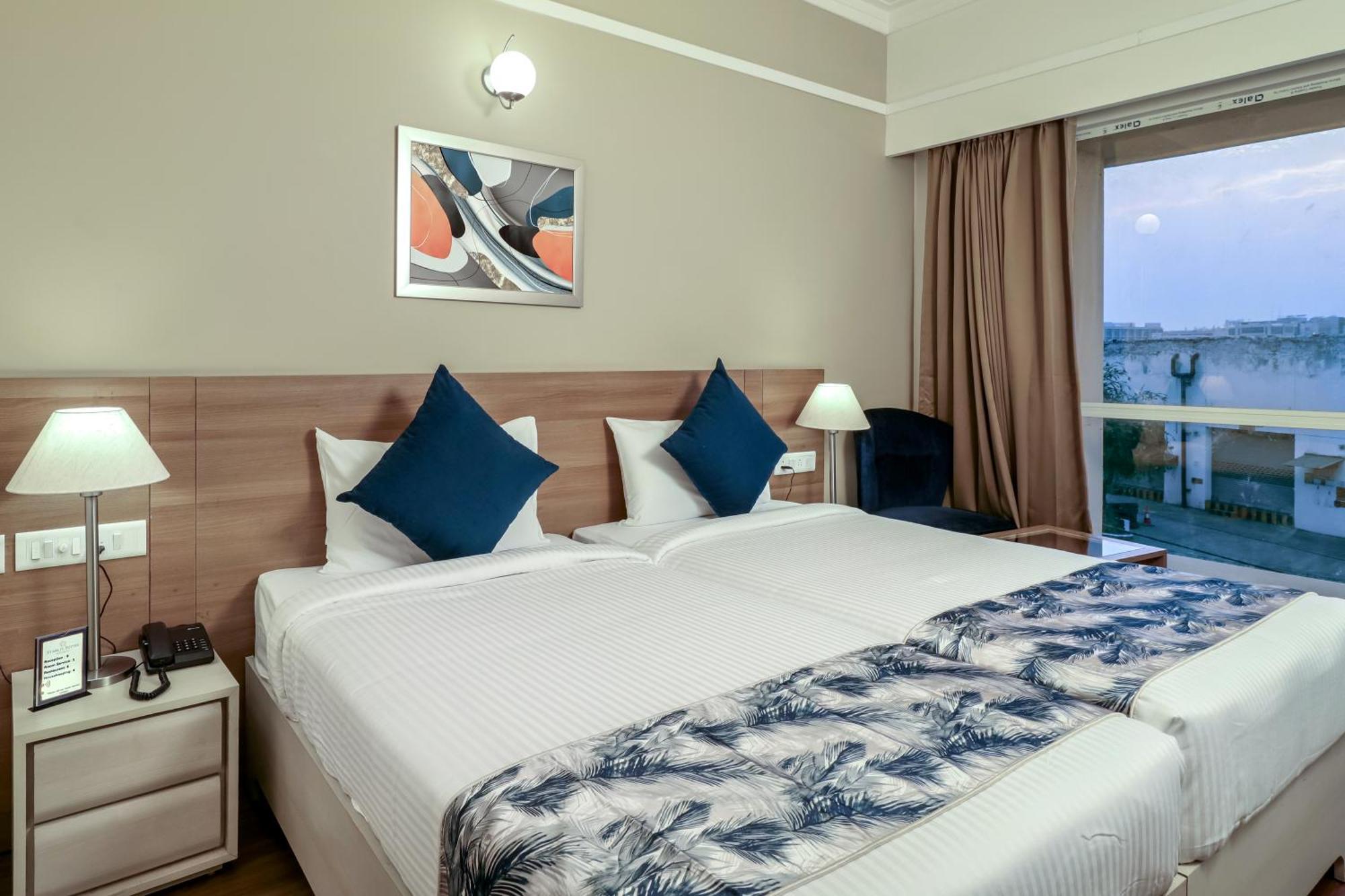 Starlit Suites Newtown Kalkutta Exterior foto